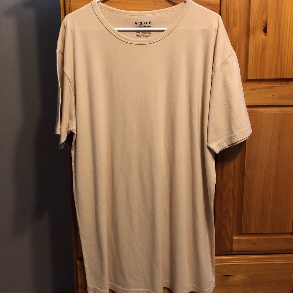 **NEW** long T-shirt by: Akomplice